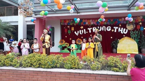 Vui trung thu của các bạn nhỏ lớp mẫu giáo bé C5 tại ngôi trường mầm non thân yêu  Trường mầm non đô thị Việt Hưng 